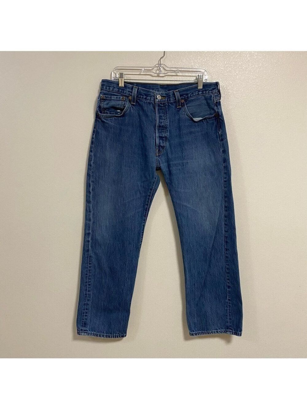 Levi's Jeans Men’s Size 36 Medium Wash 501 straight leg button fly Jeans